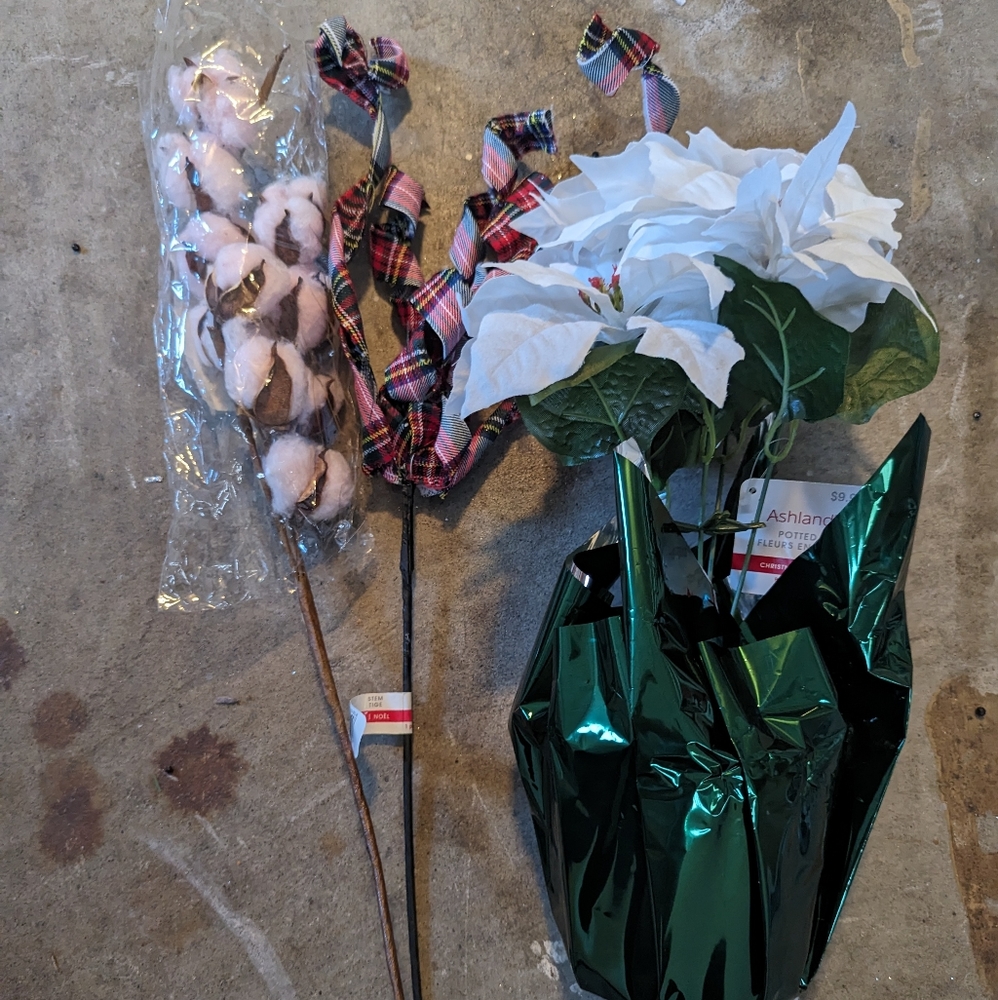 Holiday flower decor